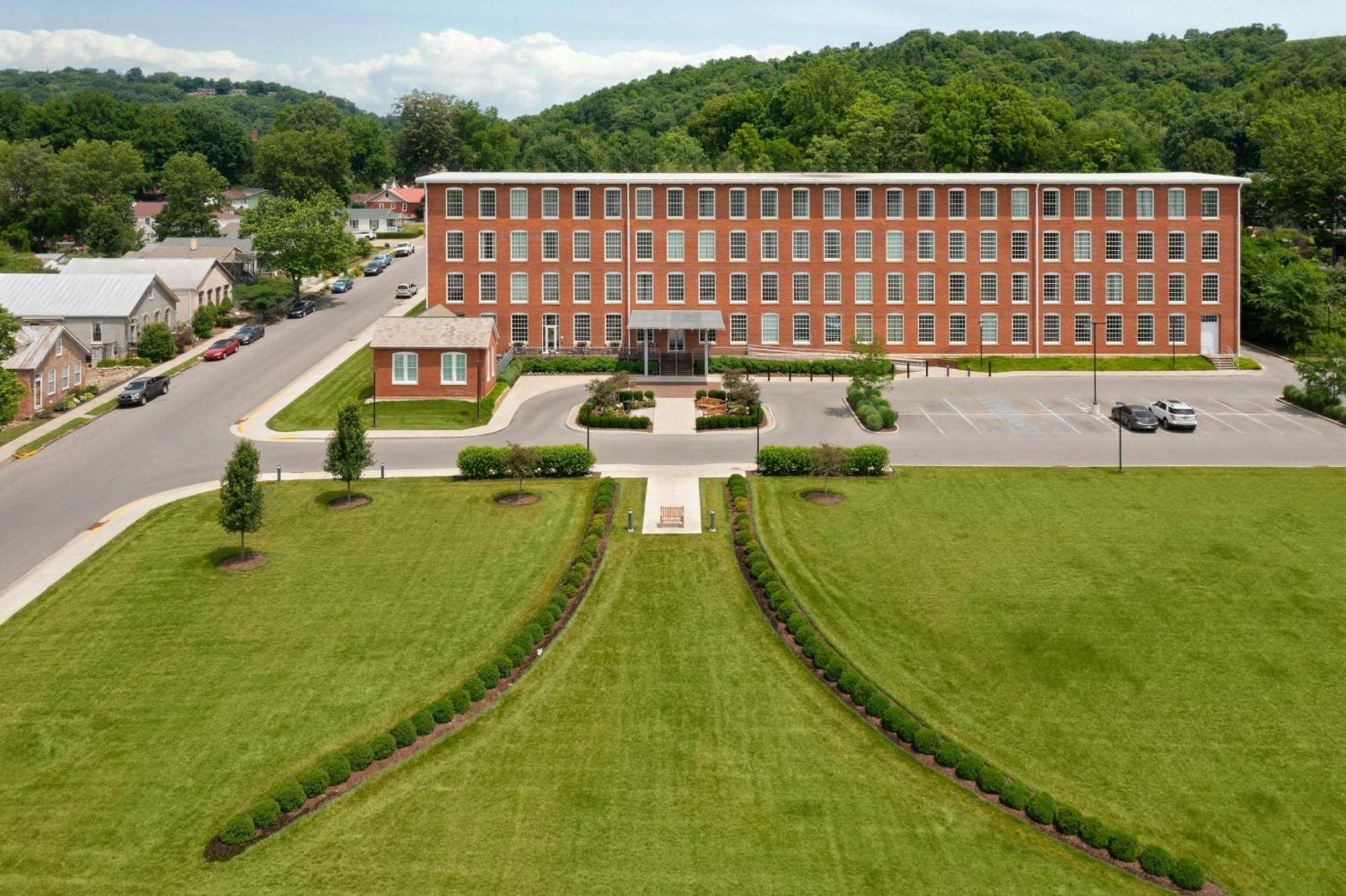 Fairfield Inn & Suites Madison Historic Eagle Cotton Mill Exteriér fotografie