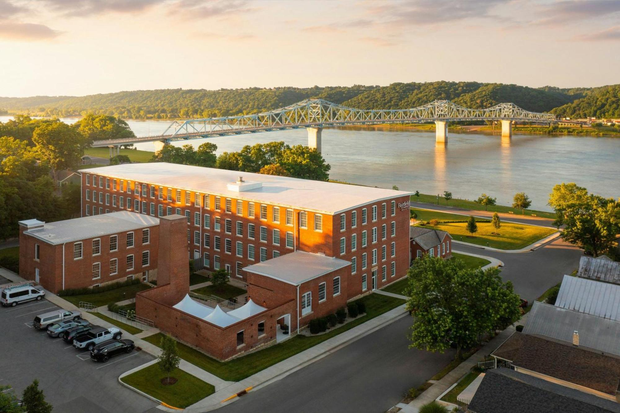 Fairfield Inn & Suites Madison Historic Eagle Cotton Mill Exteriér fotografie